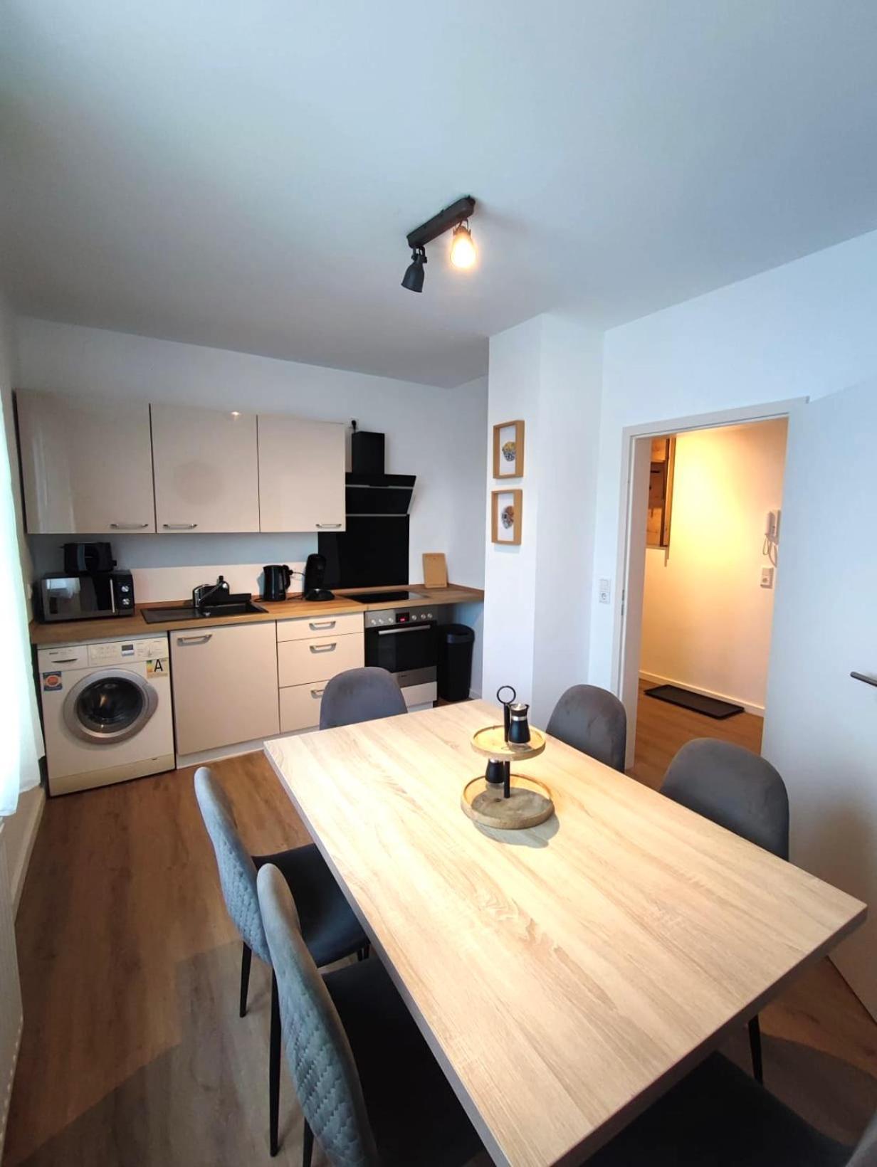 Rtr Essen - Fuer Bis Zu 8 Personen - Voll Ausgestattet - Zentral Limbecker Platz - Messe - Uniklinikum - Smart Tv - Modern Apartman Kültér fotó