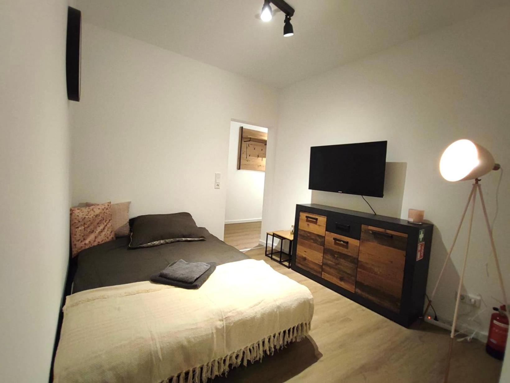 Rtr Essen - Fuer Bis Zu 8 Personen - Voll Ausgestattet - Zentral Limbecker Platz - Messe - Uniklinikum - Smart Tv - Modern Apartman Kültér fotó