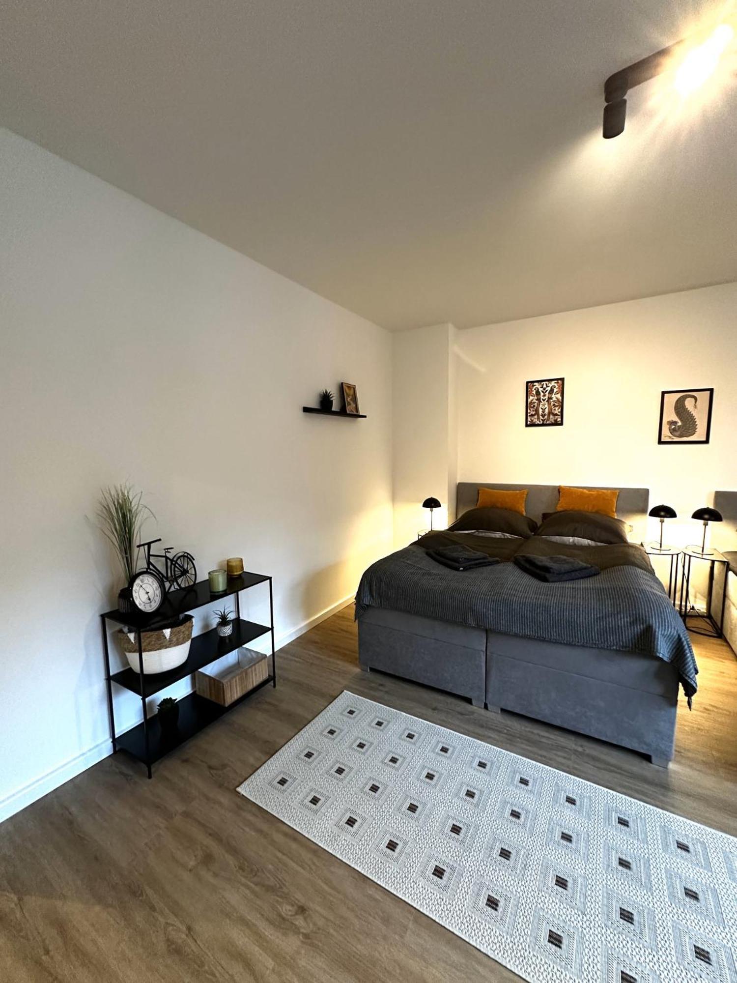 Rtr Essen - Fuer Bis Zu 8 Personen - Voll Ausgestattet - Zentral Limbecker Platz - Messe - Uniklinikum - Smart Tv - Modern Apartman Kültér fotó