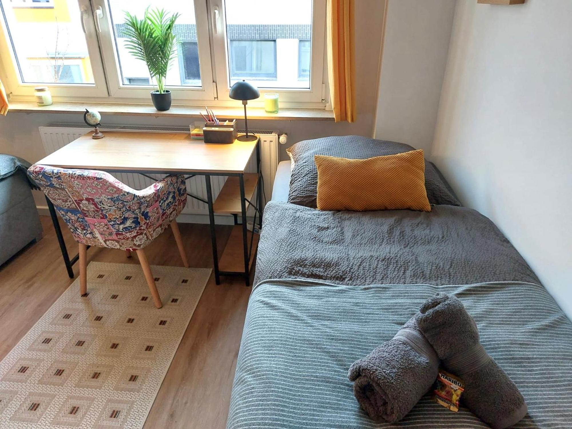 Rtr Essen - Fuer Bis Zu 8 Personen - Voll Ausgestattet - Zentral Limbecker Platz - Messe - Uniklinikum - Smart Tv - Modern Apartman Kültér fotó